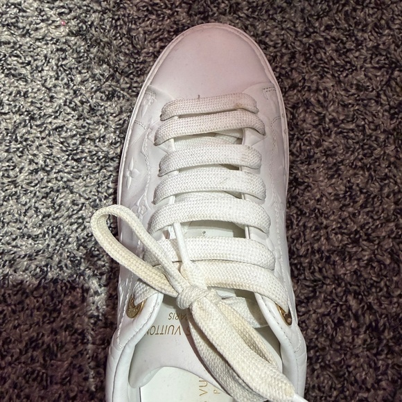 LV Shoes - Picture 12 of 16